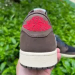 Travis Scott x Air Jordan 1 Low OG "Reverse Swoosh" Brown CQ4277-001 - 图片 4