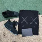 Air Jordan 4 x KAWS "Black" 930155-001 - 图片 3