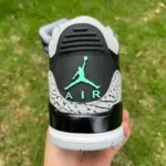 Air Jordan 3 "Green Glow" Black/Green Mid-Top Retro CT8532-031 - 图片 3