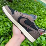 Travis Scott x Air Jordan 1 Low OG "Reverse Swoosh" Brown CQ4277-001 - 图片 5
