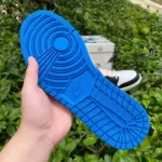 Air Jordan 1 Low OG Travis Scott “Reverse Swoosh” DM7866-140 - 图片 4