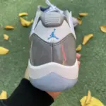 Air Jordan 11 Retro Low "Cement Grey" AV2187-140 - 图片 5