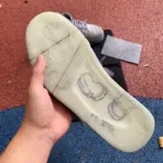 Air Jordan 4 KAWS Grey Graffiti 930155-003 - 图片 5