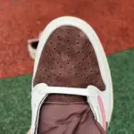 Travis Scott x Air Jordan 1 Low OG "Reverse Swoosh"  DZ4137-206 - 图片 6