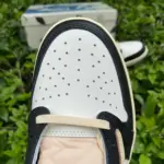 Air Jordan 1 Low OG Travis Scott “Reverse Swoosh” DM7866-140 - 图片 5