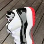 Air Jordan 11 Low "Black White Red" AV2187-160 - 图片 6
