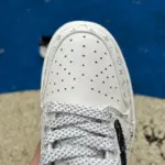 Travis Scott x Air Jordan 1 Low x Louis Vuitton "Reverse Swoosh"  SJ2068-005 - 图片 7