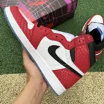 Air Jordan 1 Retro High 'Spider-Man Chicago' 555088-602 - 图片 4