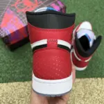 Air Jordan 1 Retro High 'Spider-Man Chicago' 555088-602 - 图片 3
