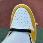 Air Jordan 1 High OG “Yellow Ochre”DZ5485-701 - 图片 9