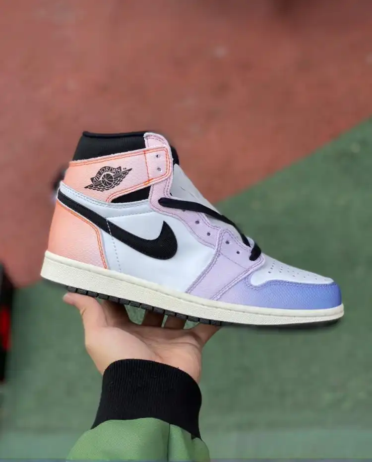 bria_c1fc3093616796cb.webp Air Jordan 1 High AJ1 "White Purple Gradient" DX0054-805 - 图片 1