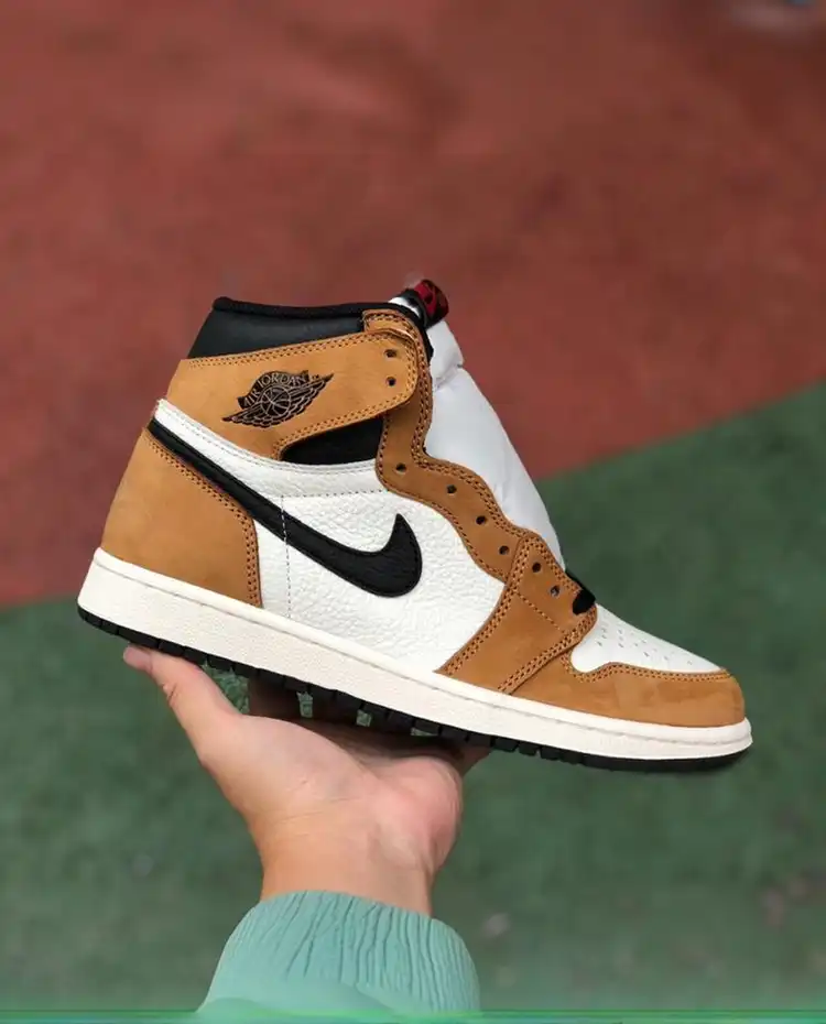 bria_cd7936c068b7c863.webp Air Jordan 1 "Black Brown Toe" 555088-700 - 图片 1