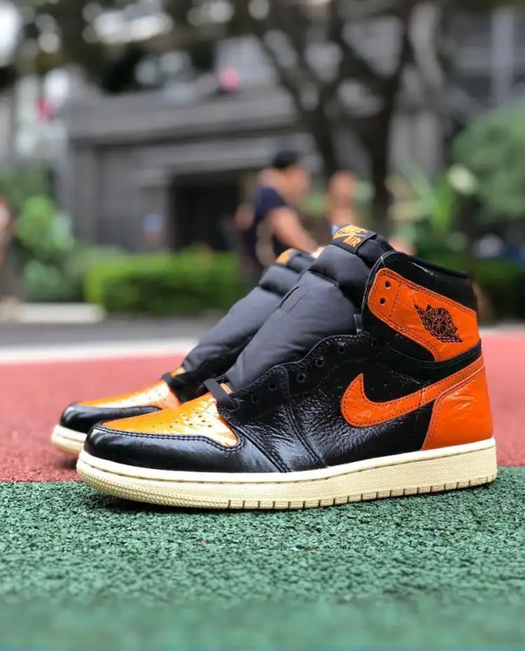 bria_e9789cecc81c63c3.webp Air Jordan 1 "Shattered Backboard" 555088-028 - 图片 1