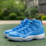 Air Jordan "Ultimate Gift of Flight" Pack 717602-900